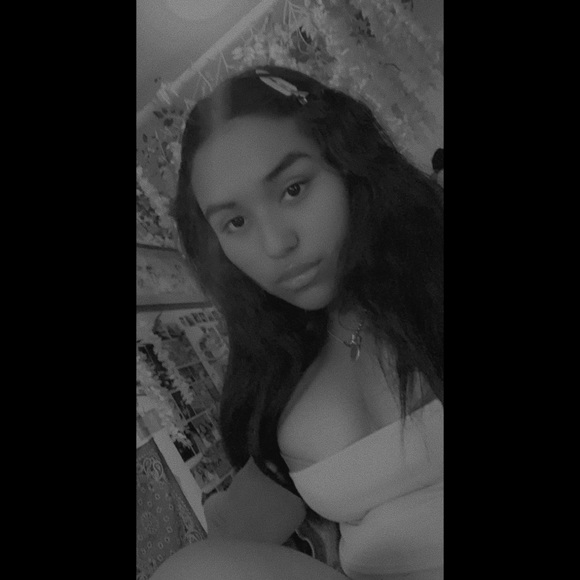 Meet your Posher, Stephanie - Picture 13 of 13